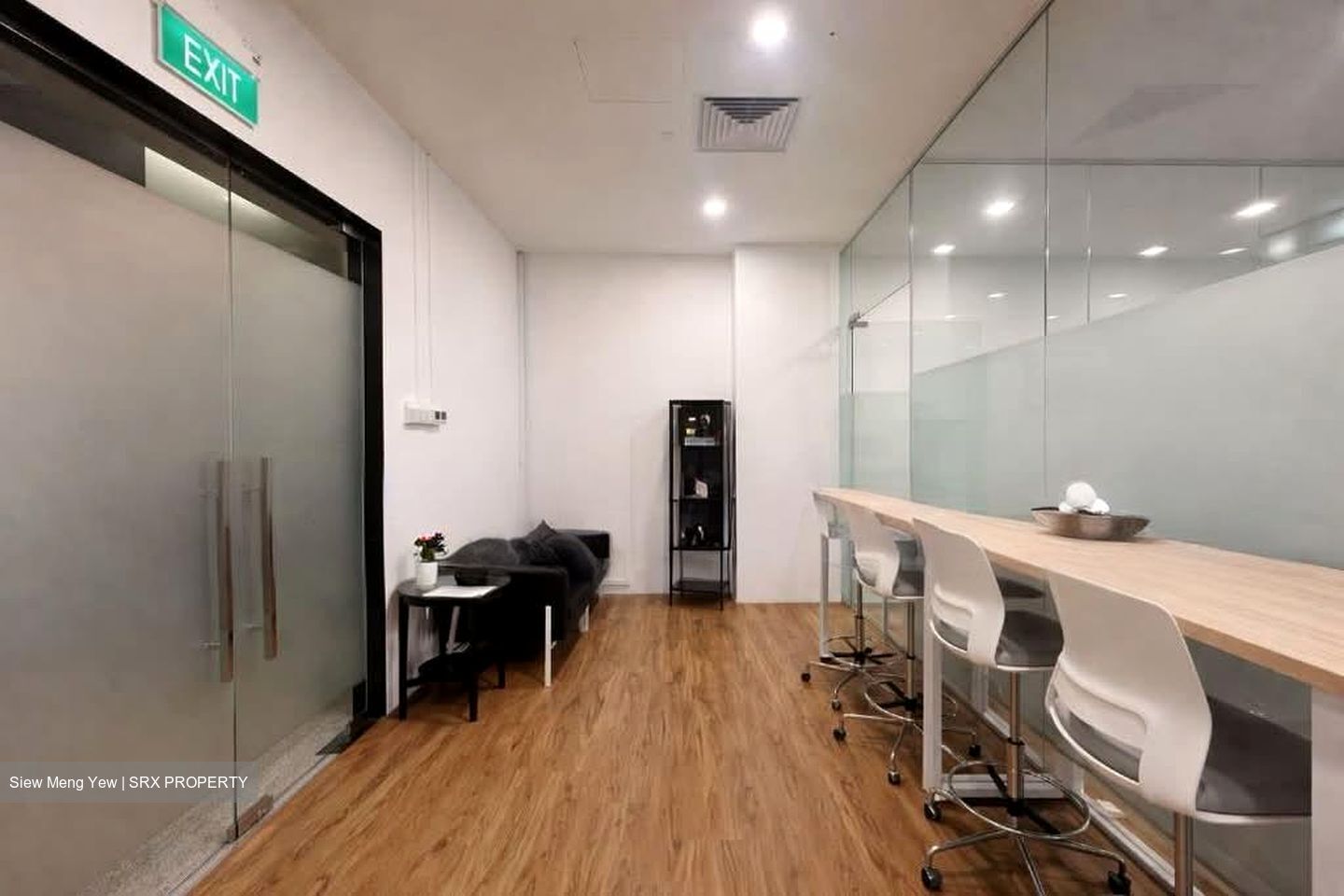 Sbf Center (D1), Office #570056781